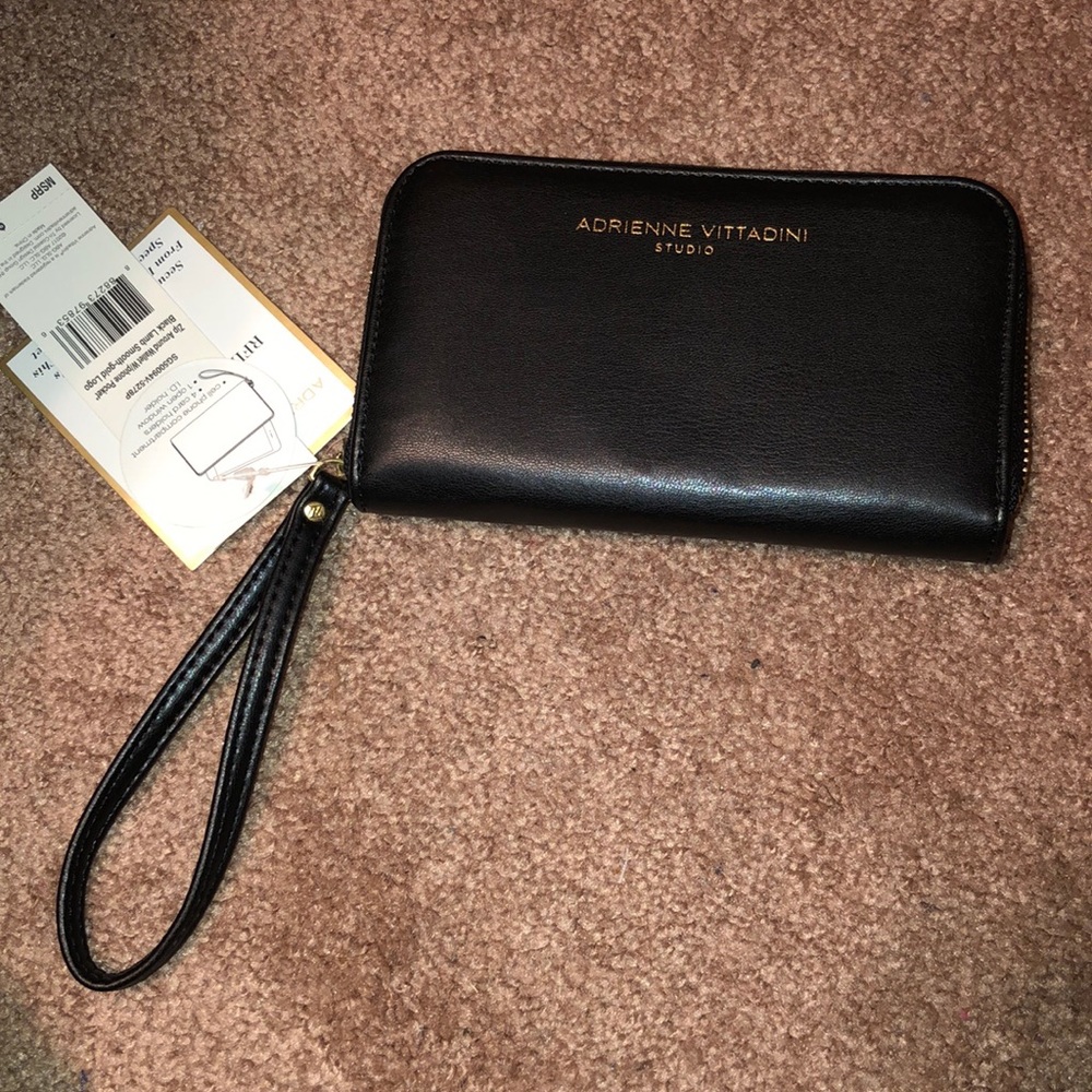 Adrienne Vittadini zip around wallet NEVER USED